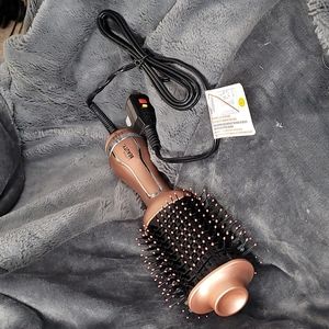 Cortex Beauty Breeze Brush NWOT